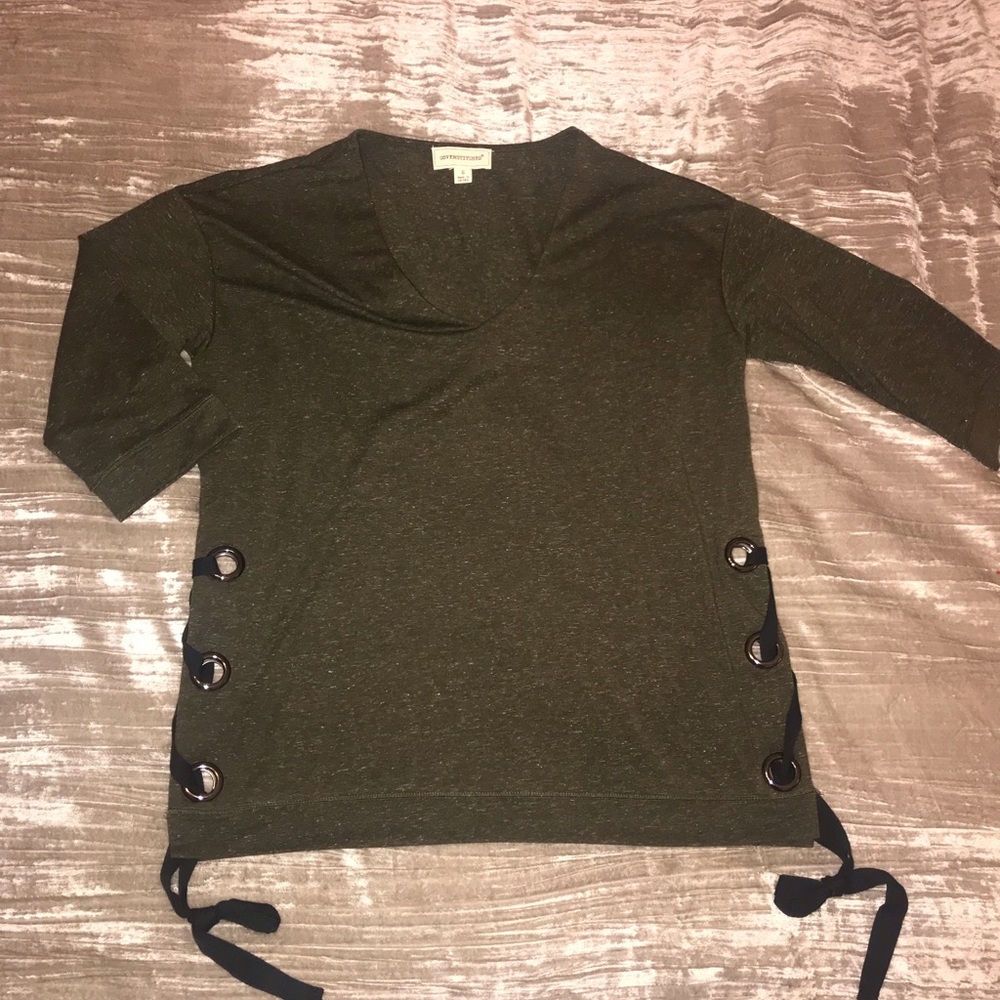 Olive Cropped Sleeve Short with Lace up Detail